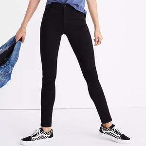 Black Madewell roadtripper skinny jeans. Size 27
